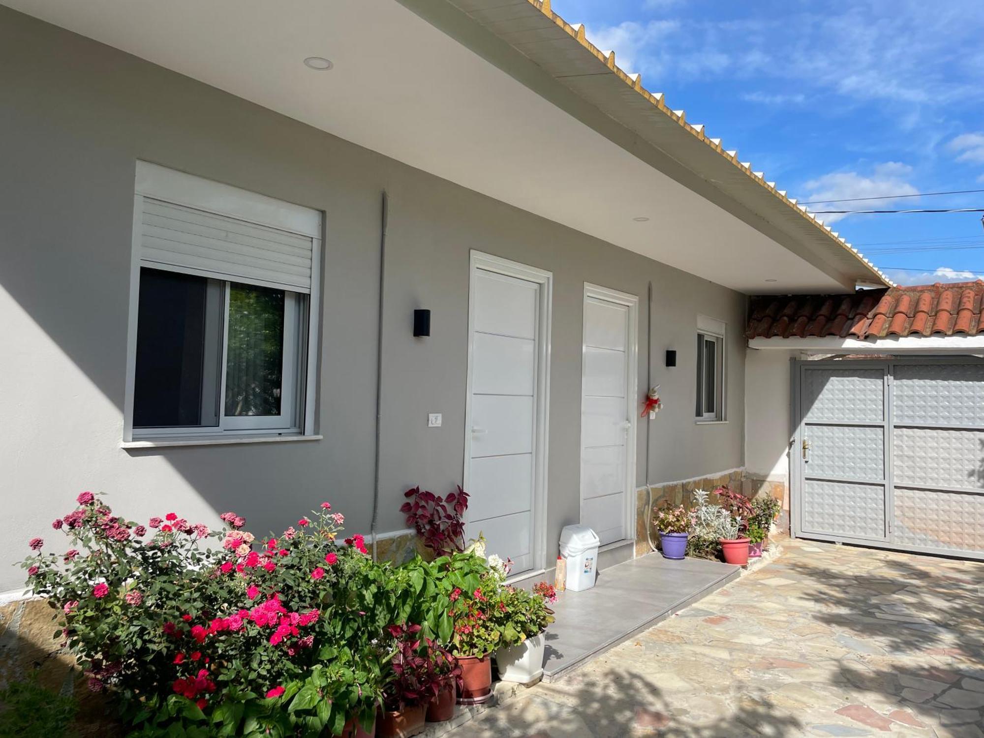 Guest House Luli Strumi Μπεράτ Εξωτερικό φωτογραφία