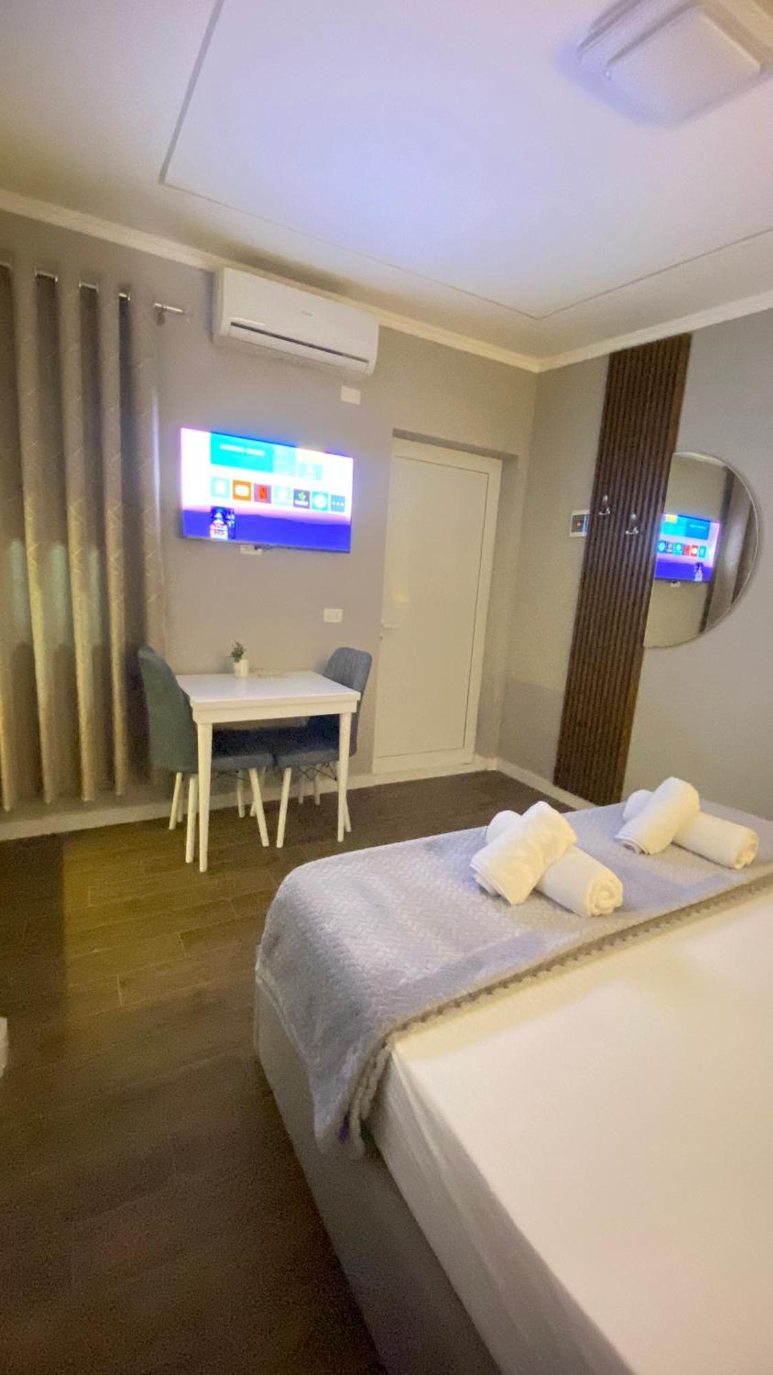 Guest House Luli Strumi Μπεράτ Εξωτερικό φωτογραφία